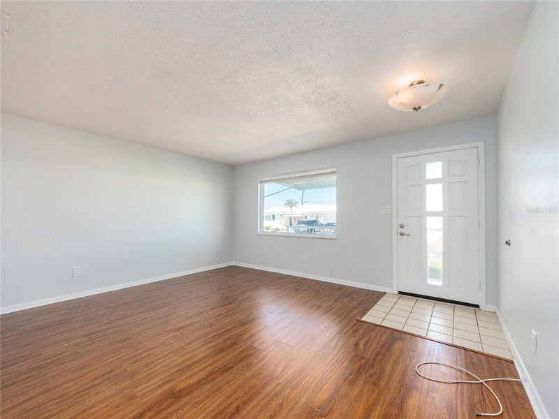 9157 140th Way, Seminole, FL 33776