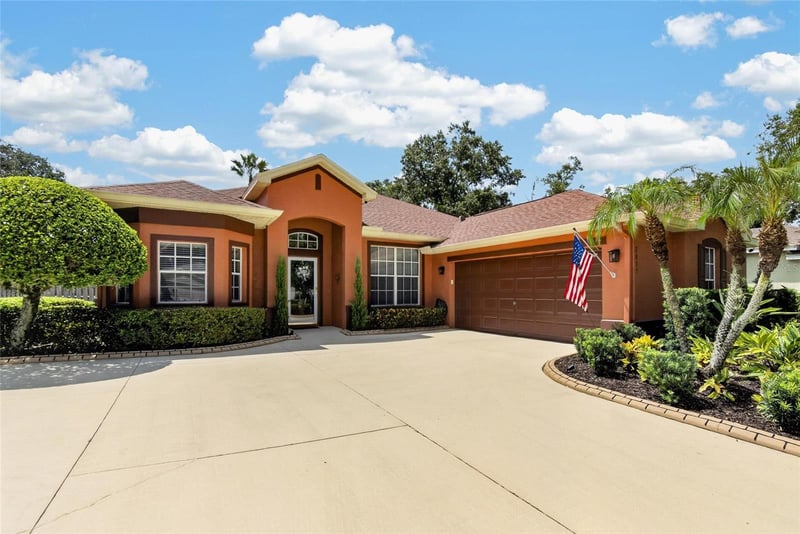 2803 Brooke Pines Ct, Plant City, FL 33566