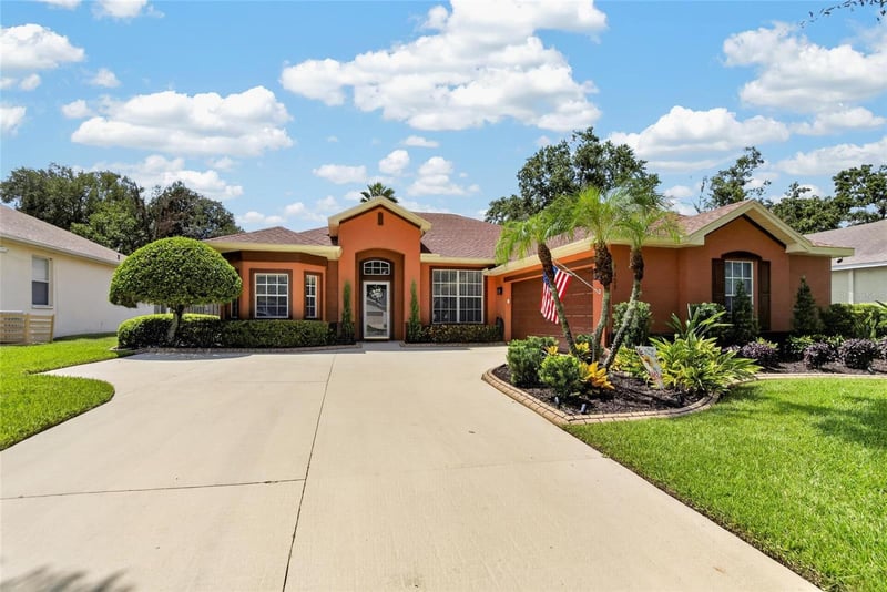 2803 Brooke Pines Ct, Plant City, FL 33566