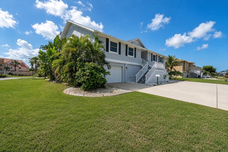 6501 Mockingbird Way S, Gulfport, FL 33707