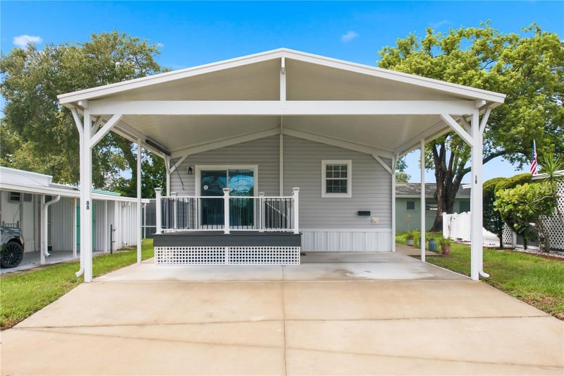 980 7th St NW #88, Largo, FL 33770