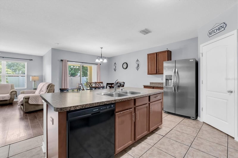 3839 Crystal Dew St, Plant City, FL 33567