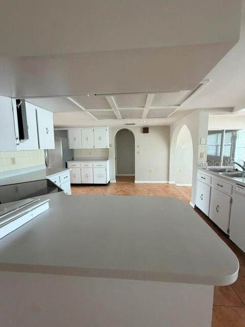 527 Wayfarer Dr, Tarpon Springs, FL 34689