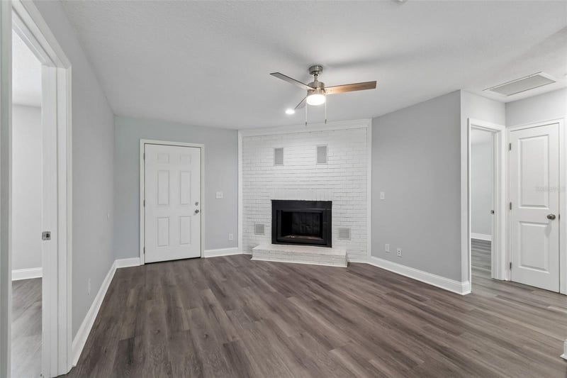 2317 Wooten Rd, Dover, FL 33527