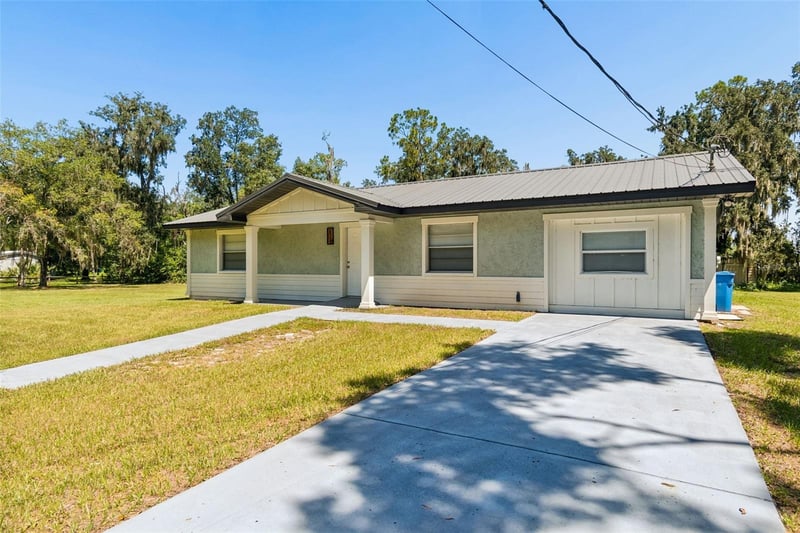 2317 Wooten Rd, Dover, FL 33527