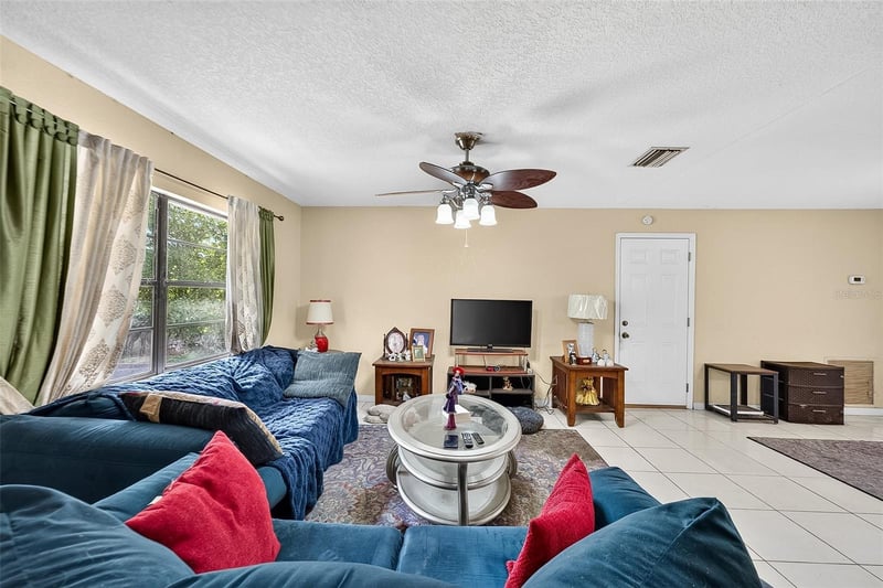1917 Cedarbrooke Dr, Lutz, FL 33549
