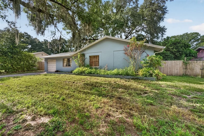 1917 Cedarbrooke Dr, Lutz, FL 33549