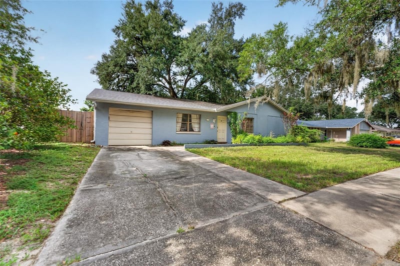 1917 Cedarbrooke Dr, Lutz, FL 33549