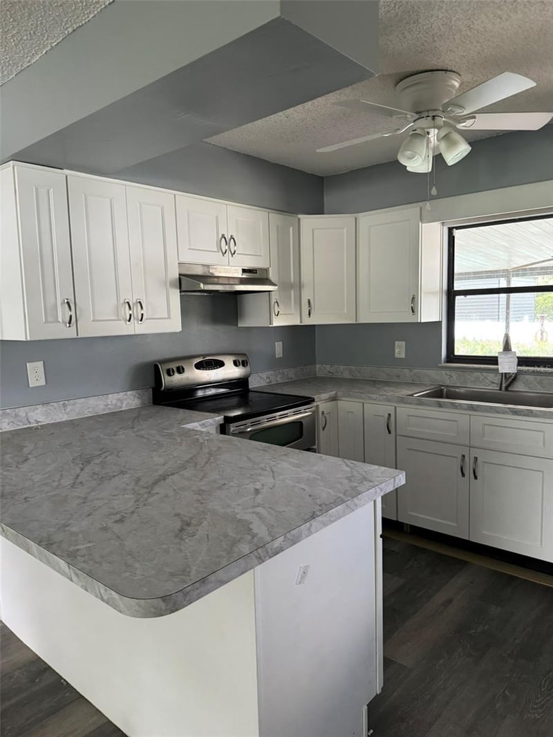 38745 Cambridge Dr, Zephyrhills, FL 33540