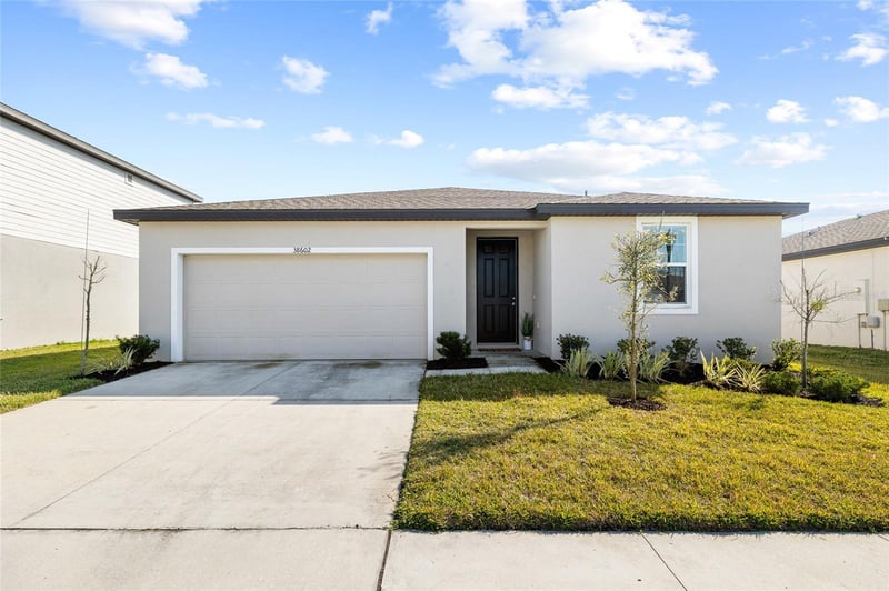 38602 Finn Clover Ln, Zephyrhills, FL 33540