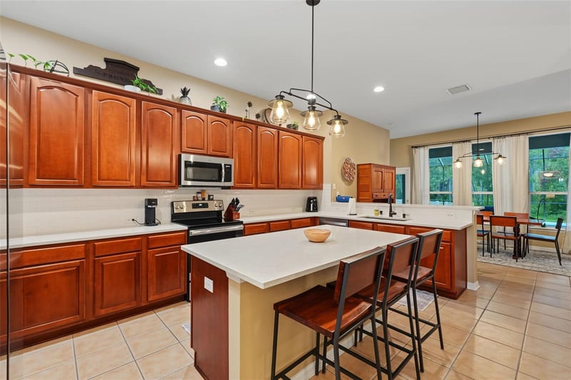 7504 Whispering Wind Dr, Land O Lakes, FL 34637