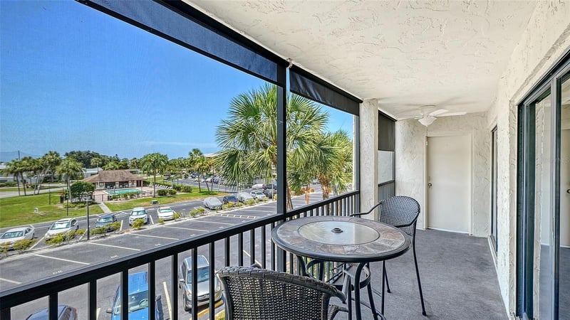 6116 43rd St W #305D, Bradenton, FL 34210