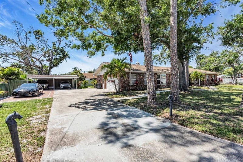 7920 43rd St N, Pinellas Park, FL 33781