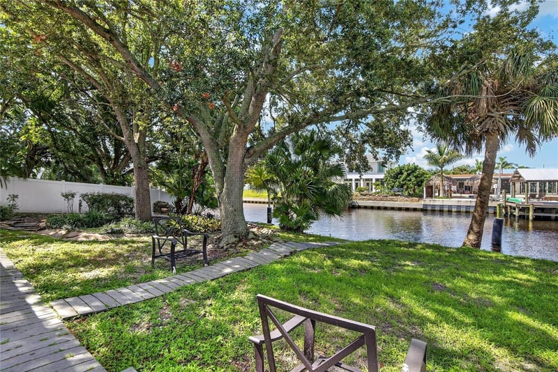 10718 Drummond Rd, Tampa, FL 33615