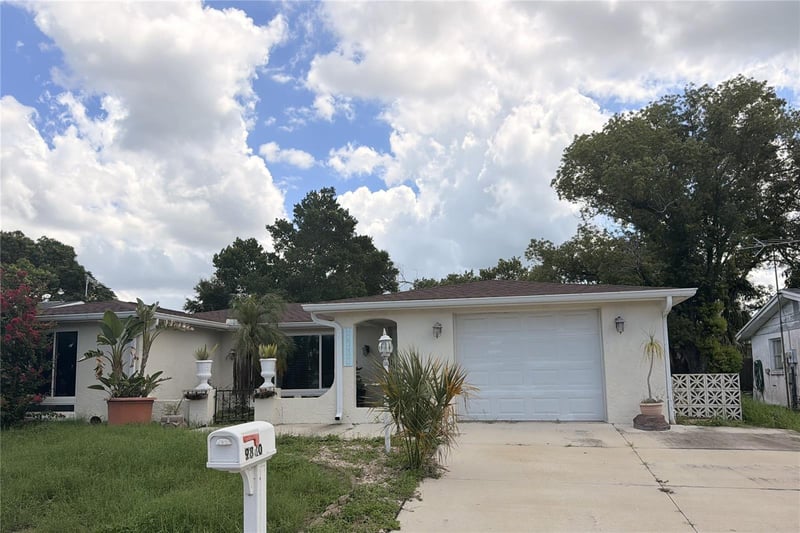 9830 Mark Twain Ln, Port Richey, FL 34668