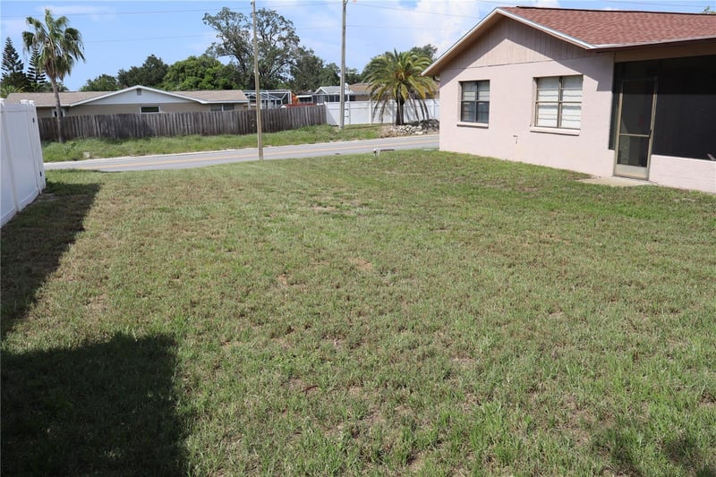 8949 Forest Lake Dr, Port Richey, FL 34668
