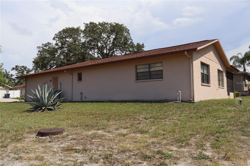 8949 Forest Lake Dr, Port Richey, FL 34668