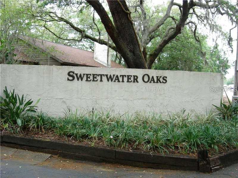 4512 Sweetwater Lake Dr #10, Tampa, FL 33613