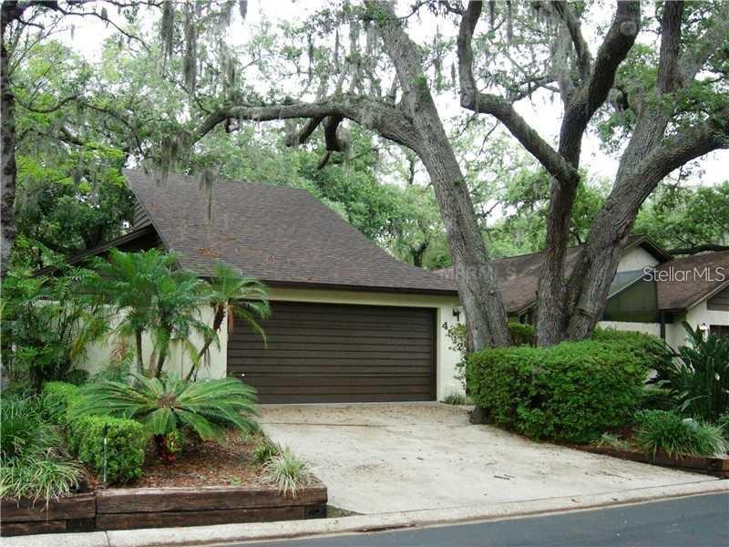 4512 Sweetwater Lake Dr #10, Tampa, FL 33613
