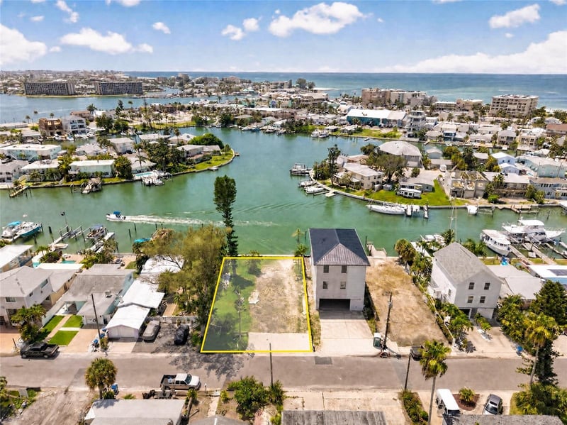 331 Boca Ciega Dr, Madeira Beach, FL 33708