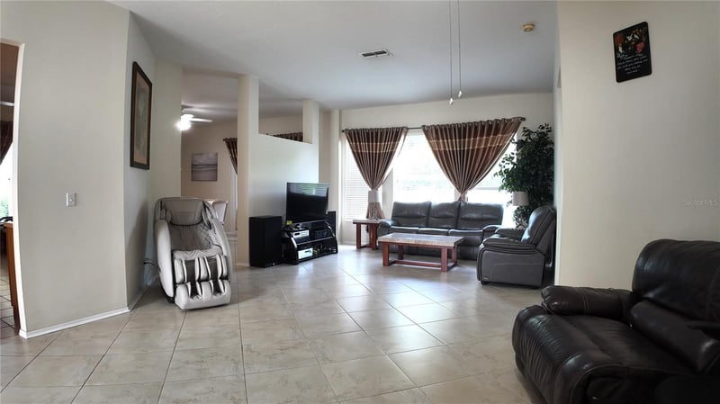 207 39th St E, Bradenton, FL 34208