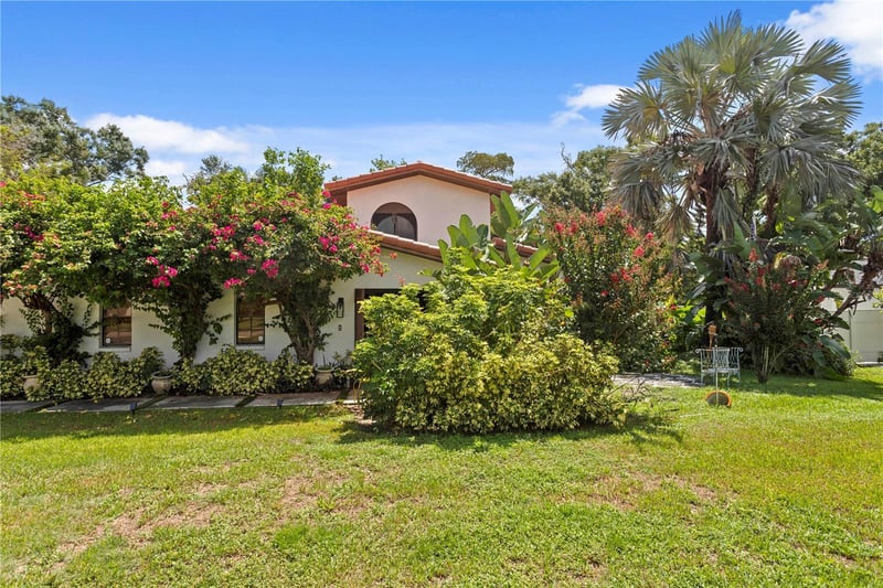 7915 Flowerfield Dr, Tampa, FL 33615