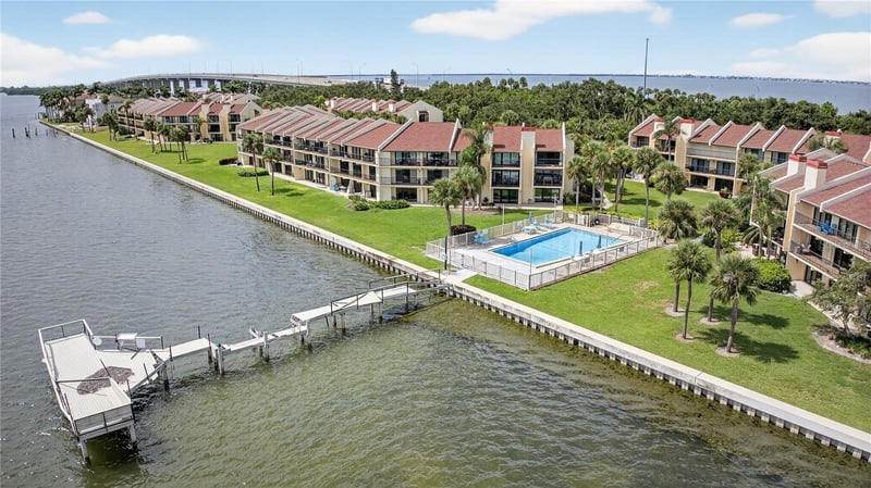 7550 Sunshine Skyway Ln S #P12, St Petersburg, FL 33711