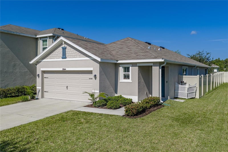 32844 Brooks Hawk Ln, Wesley Chapel, FL 33543