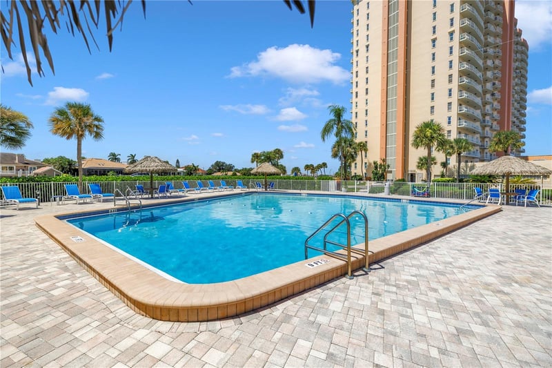 4900 Brittany Dr S #205, St Petersburg, FL 33715
