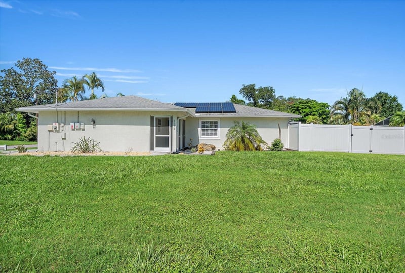 1211 Angela Maria Rd, Sarasota, FL 34243