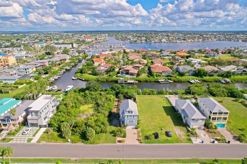 6407 Marbella Blvd, Apollo Beach, FL 33572