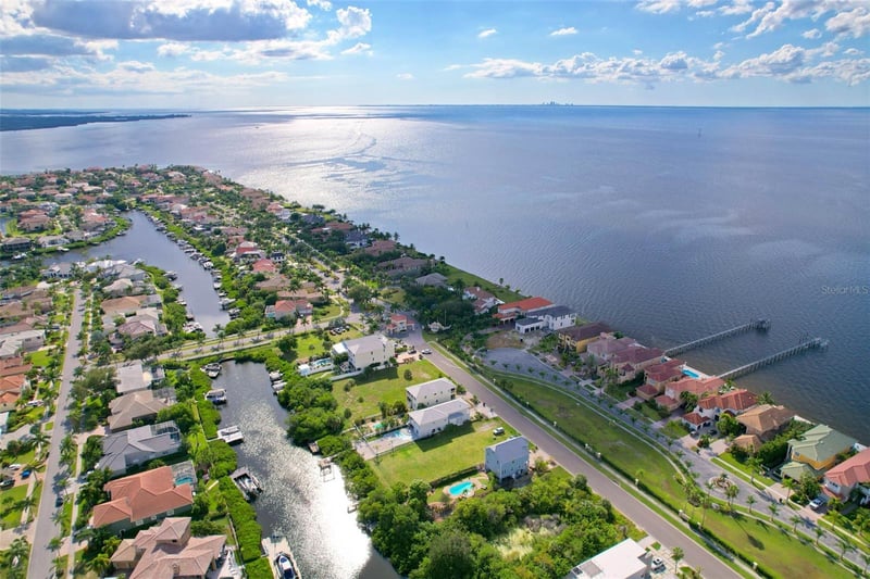 6407 Marbella Blvd, Apollo Beach, FL 33572