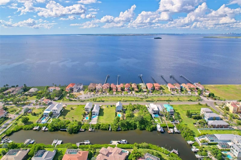 6407 Marbella Blvd, Apollo Beach, FL 33572