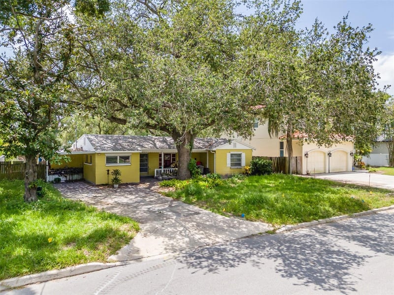 4306 W Vasconia St, Tampa, FL 33629