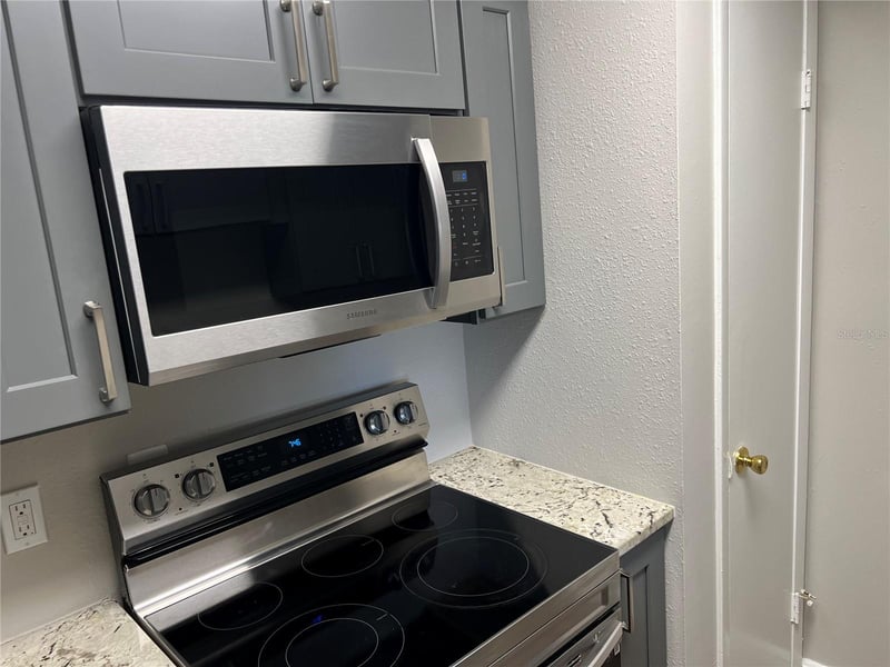 208 Red Cedar Pl #202, Brandon, FL 33510