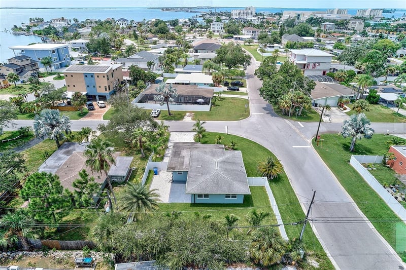 2425 Baywood Dr E, Dunedin, FL 34698