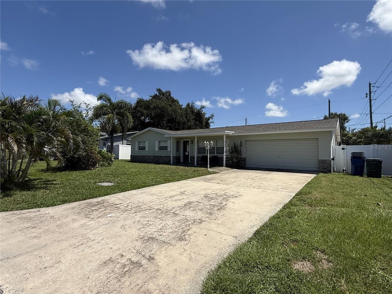 2398 Nolan Dr, Largo, FL 33770