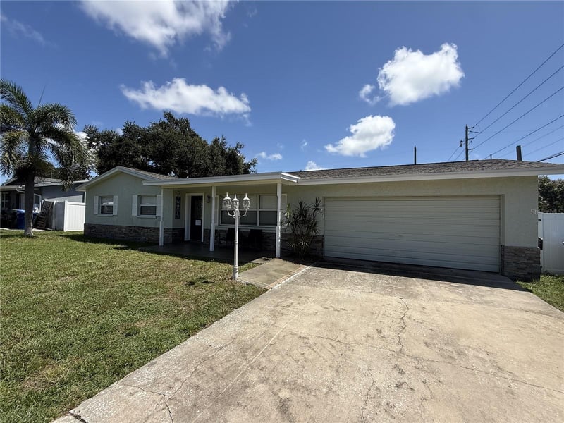 2398 Nolan Dr, Largo, FL 33770