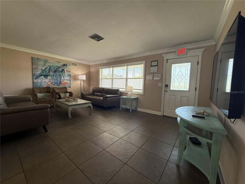 2398 Nolan Dr, Largo, FL 33770
