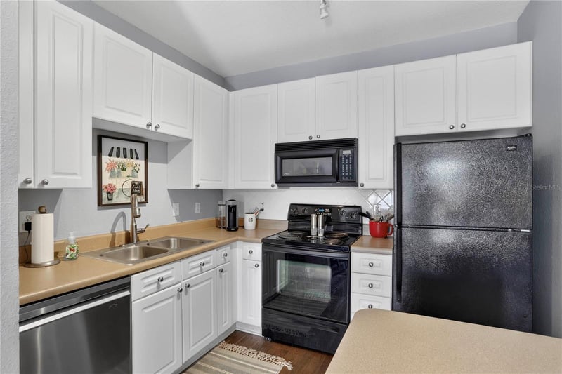 4221 W Spruce St #2426, Tampa, FL 33607
