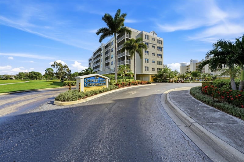 1200 Country Club Dr #4201, Largo, FL 33771