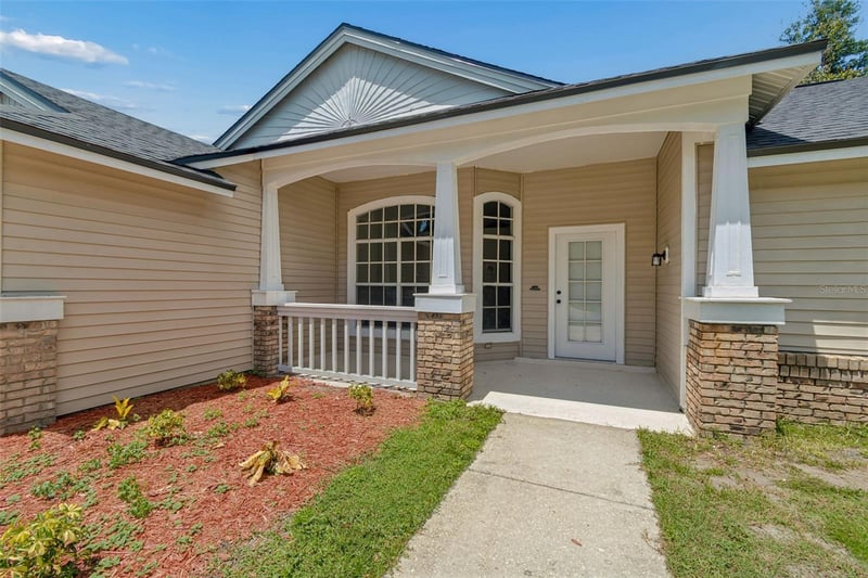 3315 Silverpond Dr, Plant City, FL 33566
