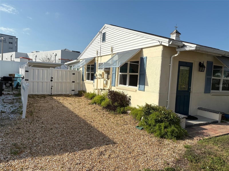 111 174th Ave E, Redington Shores, FL 33708