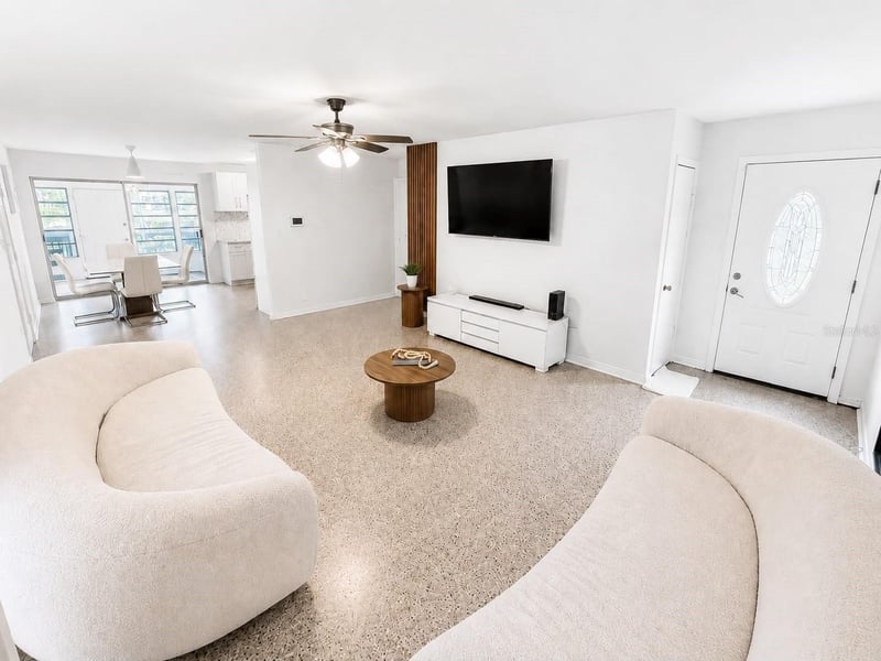 8907 El Portal Dr, Tampa, FL 33604