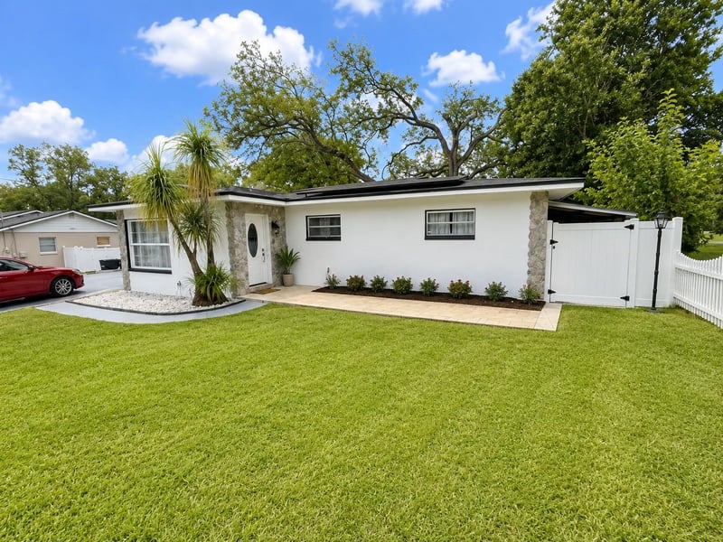 8907 El Portal Dr, Tampa, FL 33604