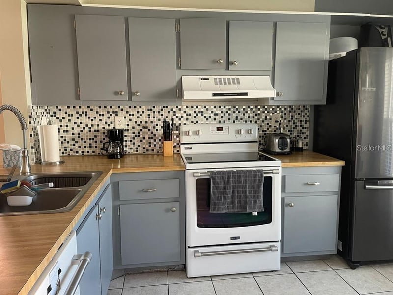 6210 Sun Blvd #202, St Petersburg, FL 33715