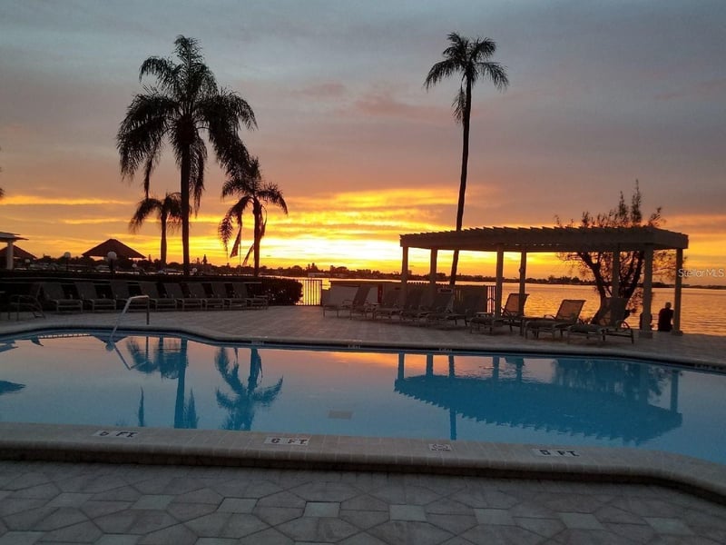 6210 Sun Blvd #202, St Petersburg, FL 33715
