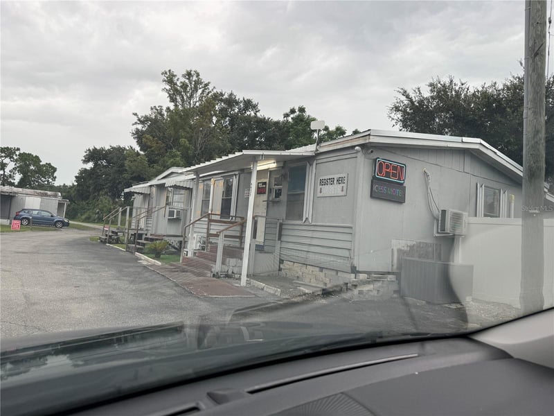 6435 W Hillsborough Ave, Tampa, FL 33634