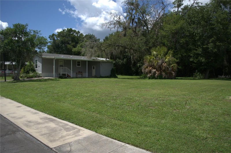 Muller Rd, Zephyrhills, FL 33540