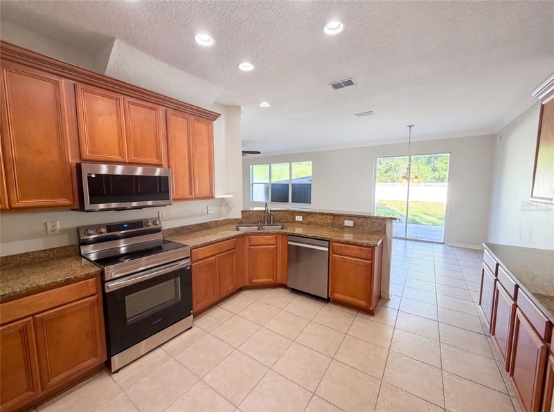 31628 Spoonflower Cir, Wesley Chapel, FL 33545